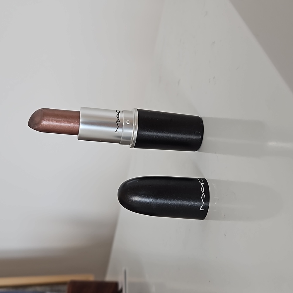 MAC Lipstick ICON RARE!
